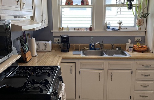 Saint Joseph House | Charming 2BR Home 2 miles from Churchill Downs & Highland Festival Grounds