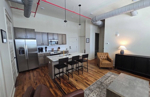 McMinnville Condo | Charming 2BR suite in McMinnville, perfect for families or groups!