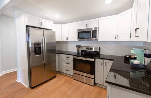 Wilmington Historic District House | Charming 2BR Wilmington Bungalow, Close to Beaches