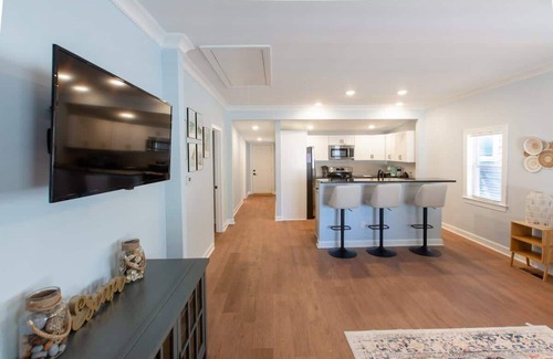 Wilmington Historic District House | Charming 2BR Wilmington Bungalow, Close to Beaches