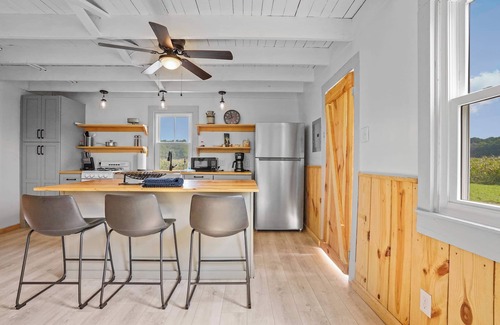 Locustville Cabin | Charming 2BR with Fire Pit on Farm - 10 Min to Wharf