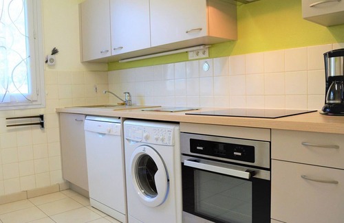 Le Lavandou Apartment | Charming 2BR with terrace and garage - Near city center