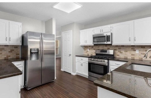 Lawrenceville House | Charming 3/2.5 house with huge sunroom, backyard, privacy near hwy