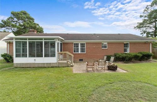 Portsmouth House | Charming 3-Bed Brick Home with Sunroom & Fireplace
