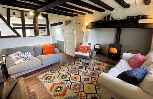 Wellingborough House | Charming 3-Bed House in Wellingborough