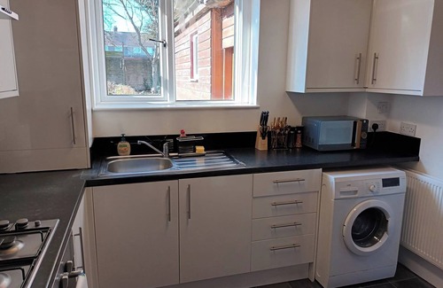 Stonnall House | Charming 3-Bed House in Birmingham near nec & hs2