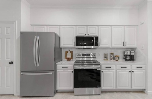 Wellborn House | Charming 3-bedroom townhome with WiFi and AC in College Station