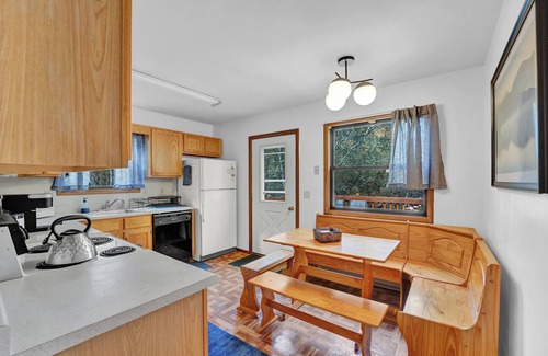 Albrightsville House | Charming 3-bedroom house, close to slopes, with sauna/fitness room