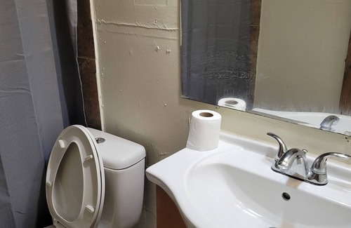 Oklahoma City House | Charming 3-bedroom house with AC and WiFi in terrific Oklahoma City