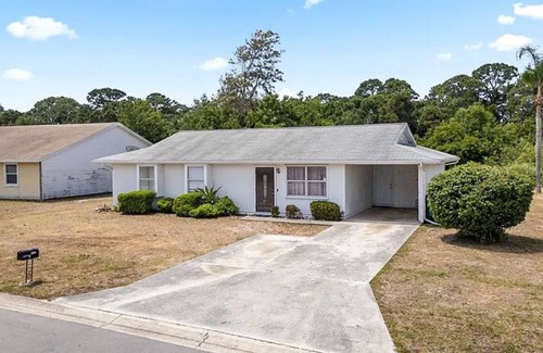 Port Saint Lucie House | Charming 3 bedroom & 2 Bathroom house with AC & WiFi in delightful Port St Lucie