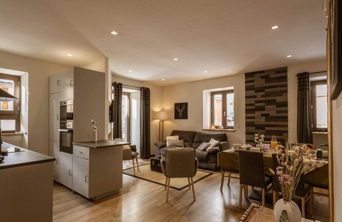 Valloire Apartment | Charming 3-Bedroom Apartment for 6, South-West Facing, 4* in Valloire Center