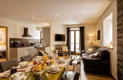 Valloire Apartment | Charming 3-Bedroom Apartment for 6, South-West Facing, 4* in Valloire Center