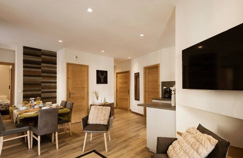 Valloire Apartment | Charming 3-Bedroom Apartment for 6, South-West Facing, 4* in Valloire Center