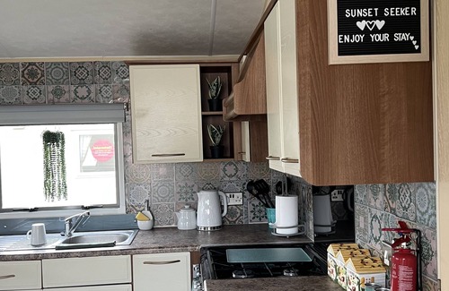 Morecambe House | Charming 3-bedroom caravan with AC, WiFi in fantastic Morecambe