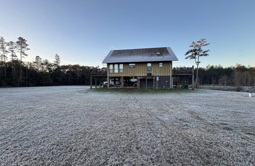 Lucedale Cabin | Charming 3-bedroom cabin with WiFi, AC on Escatawpa River in Lucedale MS