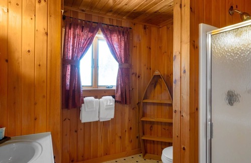 Rangeley Cabin | Charming 3-bedroom cabin with WiFi, fitness room in superb Rangeley Lakes Resort