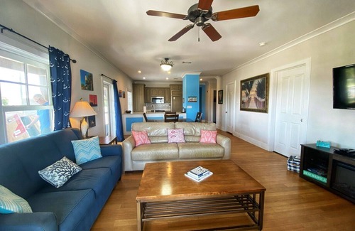 East End Condo | Charming 3 Bedroom condo centrally located on the island with nice Gulf views!