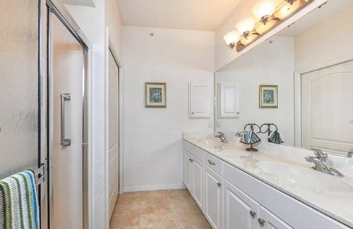 Venice Condo | Charming 3-bedroom condo in gated community with WiFi, AC in brilliant Venice.
