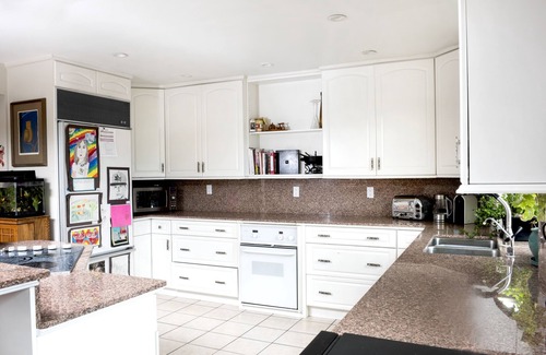 Brush Creek Village House | Charming 3 Bedroom family house with hot tub on 2 acres panoramic views