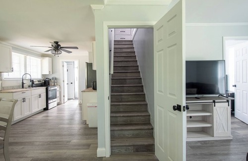 Kalkaska Other | Charming 3-bedroom farmhouse in Kalkaska with Wi-Fi, AC