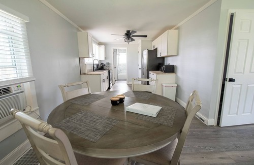 Kalkaska Other | Charming 3-bedroom farmhouse in Kalkaska with Wi-Fi, AC