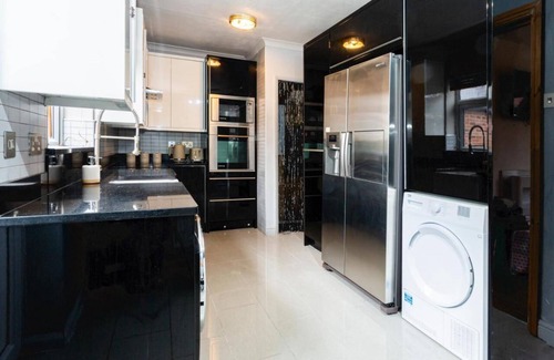 Nottingham House | Charming 3-bedroom house with Hot Tub in Nottingham