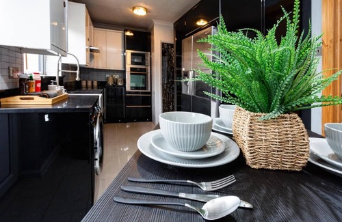 Nottingham House | Charming 3-bedroom house with Hot Tub in Nottingham