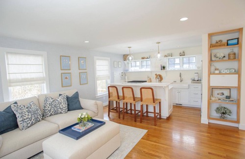 Oak Bluffs House | Charming 3-Bedroom Home in the Heart of Oak Bluffs
