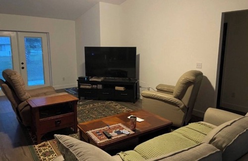 Florida Ridge House | Charming 3-bedroom house with WiFi, AC in enjoyable Vero Beach