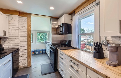 Curtis Park House | Charming 3-bedroom historic duplex in Downtown Denver - Walking to shops & food