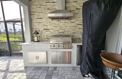 Immokalee House | Charming 3-bedroom house with dedicated office, pool and hot tub in Ave Maria