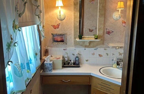 Massillon House | Charming 3-bedroom house with AC and WiFi in Massillon,10 mins from Hall of Fame