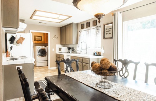 Oakhurst House | Charming 3-bedroom home perfect for families or larger groups in Oakhurst, CA.
