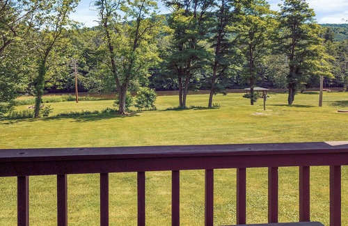 Gaines House | Charming 3-bedroom home w/AC, WiFi, Hot Tub, fitness rm in Gaines on Pinecreek
