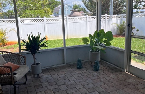Seminole House | Charming 3-bedroom house in Seminole near Madeira Beach centrally located