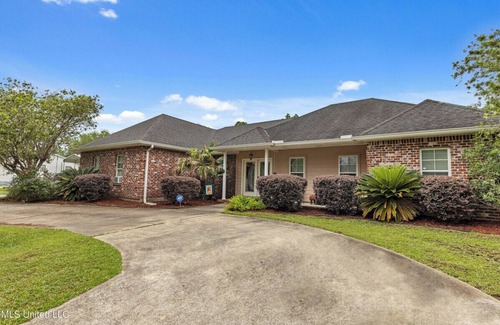 Waveland House | Charming 3-bedroom house in Waveland