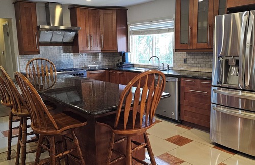 Garland House | Charming 3-bedroom house in Garland with WiFi and AC