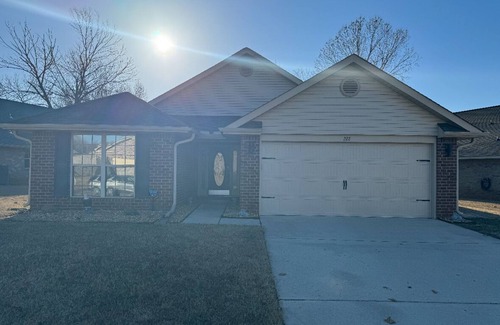 Triana House | Charming 3-bedroom house with WiFi, AC in delightful Madison