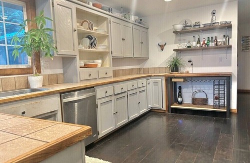 Truckee House | Charming 3-bedroom house w/hot tub, in Truckee minimum stay 31 days