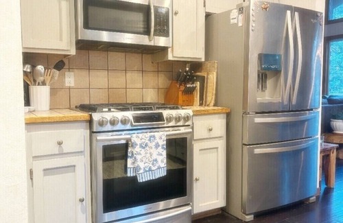 Truckee House | Charming 3-bedroom house w/hot tub, in Truckee minimum stay 31 days