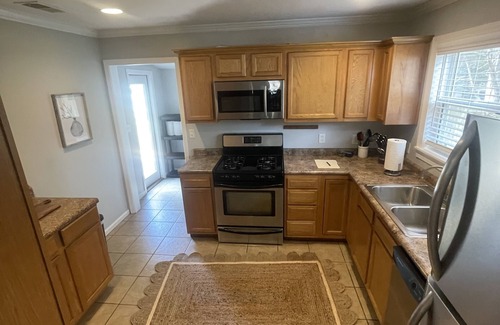 Homewood House | Charming 3 Bedroom - minutes to Samford or UAB