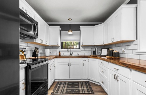 Brookeland House | Charming 3-bedroom Summer House in Brookeland