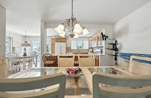 Southend House | Charming 3-bedroom townhome in Brigantine