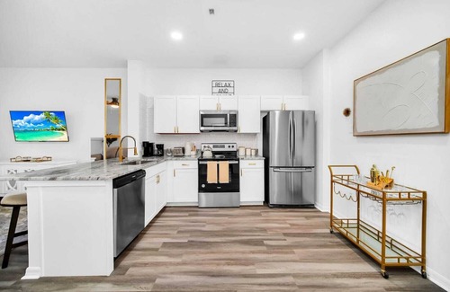 Four Corners House | Charming 3-bedroom townhome near to attractions