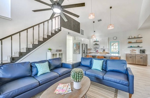 Buchanan Dam House | Charming 3-bedroom 3-bathroom house with WiFi, AC in fantastic Buchanan Dam