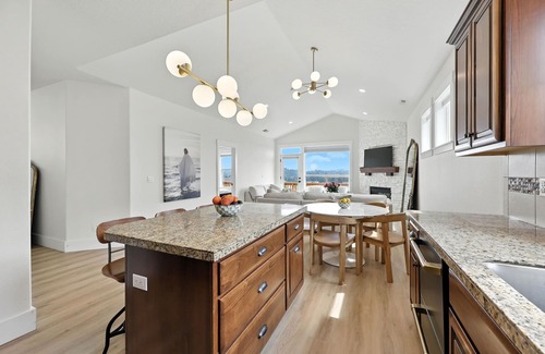 Rock Creek House | Charming 3-bedroom house with AC, fitness room in Happy Valley