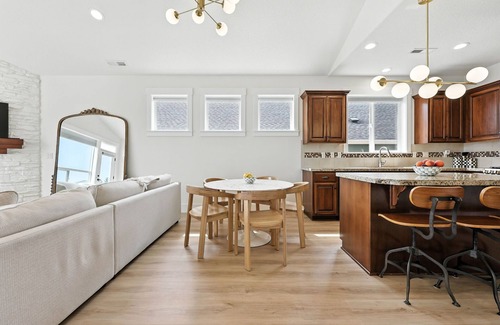 Rock Creek House | Charming 3-bedroom house with AC, fitness room in Happy Valley