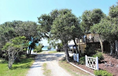 Topsail Beach Cottage | Charming 3-bedroom cottage on the most magical part of Topsail Island!