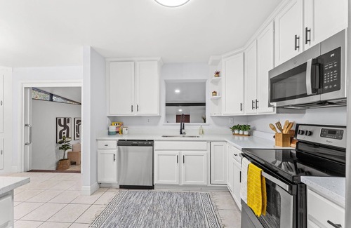 Arlington House | Charming 3-bedroom POOL house with WiFi and AC in enjoyable Jacksonville