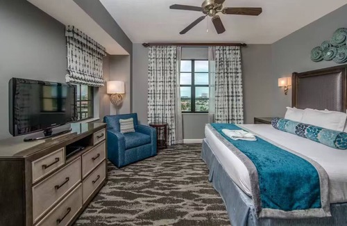 Marco Island Resort | Charming 3-bedroom resort with fitness room, WiFi in amazing Marco Island.